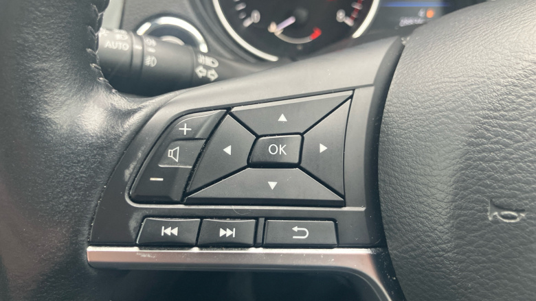 Nissan Qashqai 1.3 DiG-T N-Connecta 5dr Petrol Hatchback